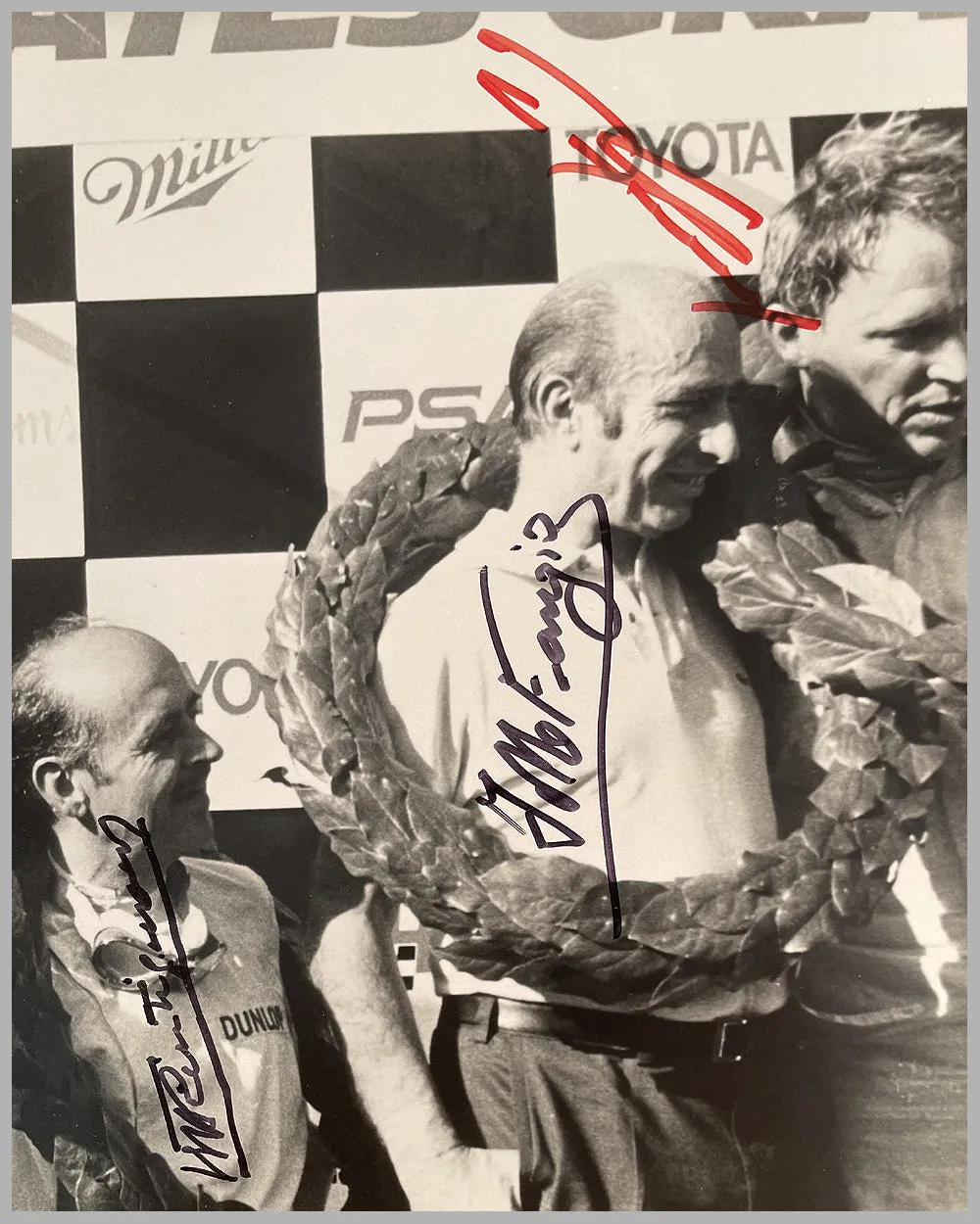 1976 Long Beach Grand Prix b&w photograph by Fernando Gomez, autographed by 6 drivers