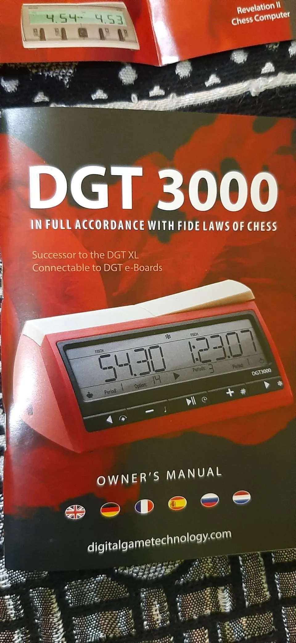 DGT 3000 Abstract Digital Chess Clock (Multicolour) | Kibi Sports