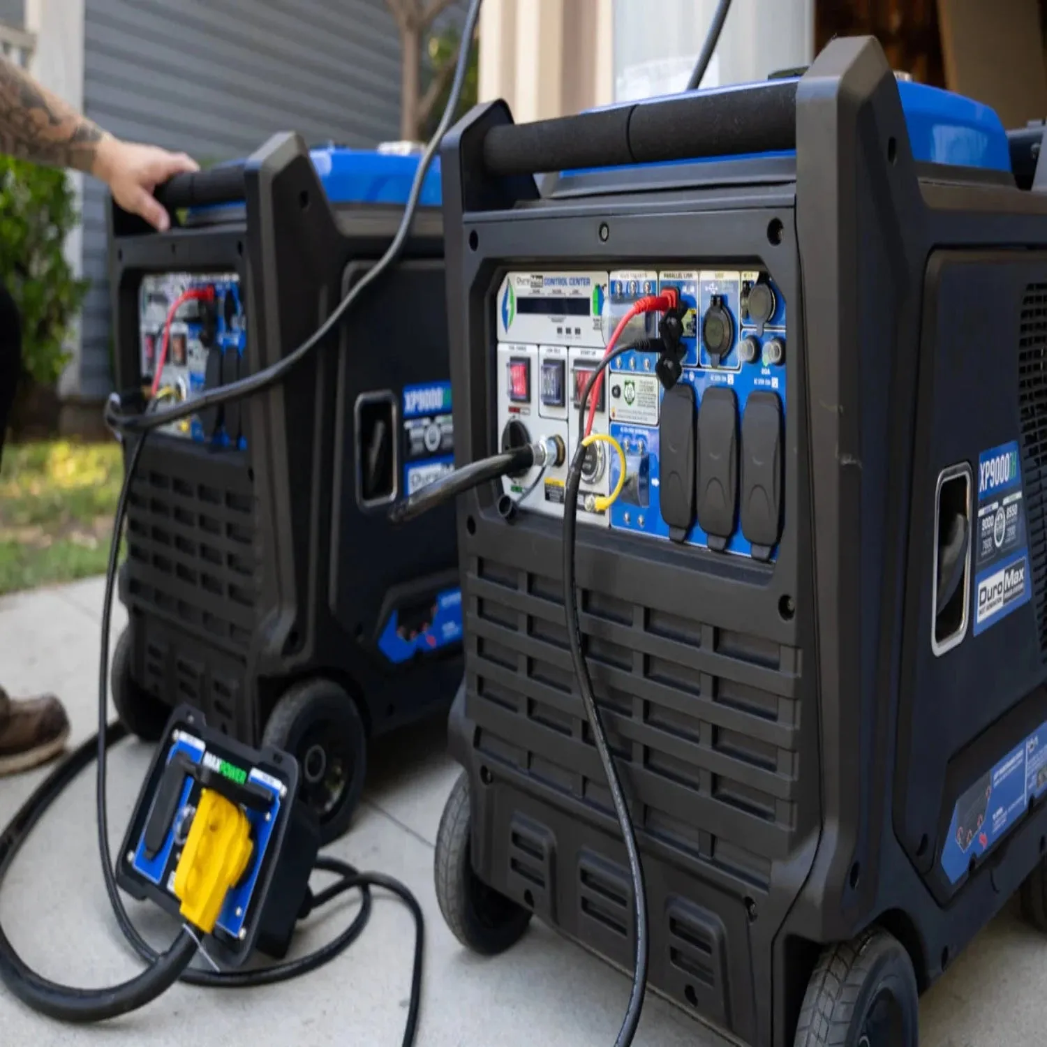 DuroMax XP9000iH Dual Fuel Portable Inverter Generator w/ CO Alert | 9,000 Watts