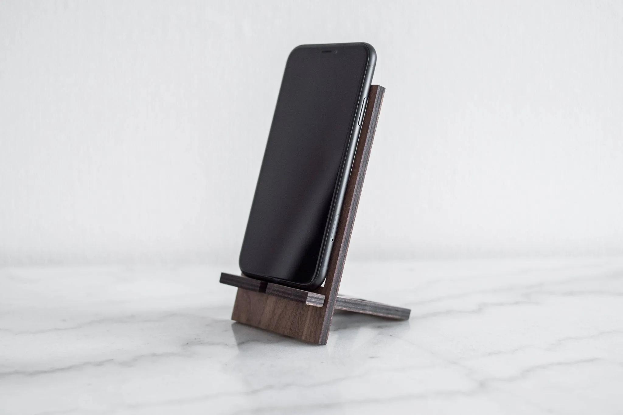 Smartphone wooden stand