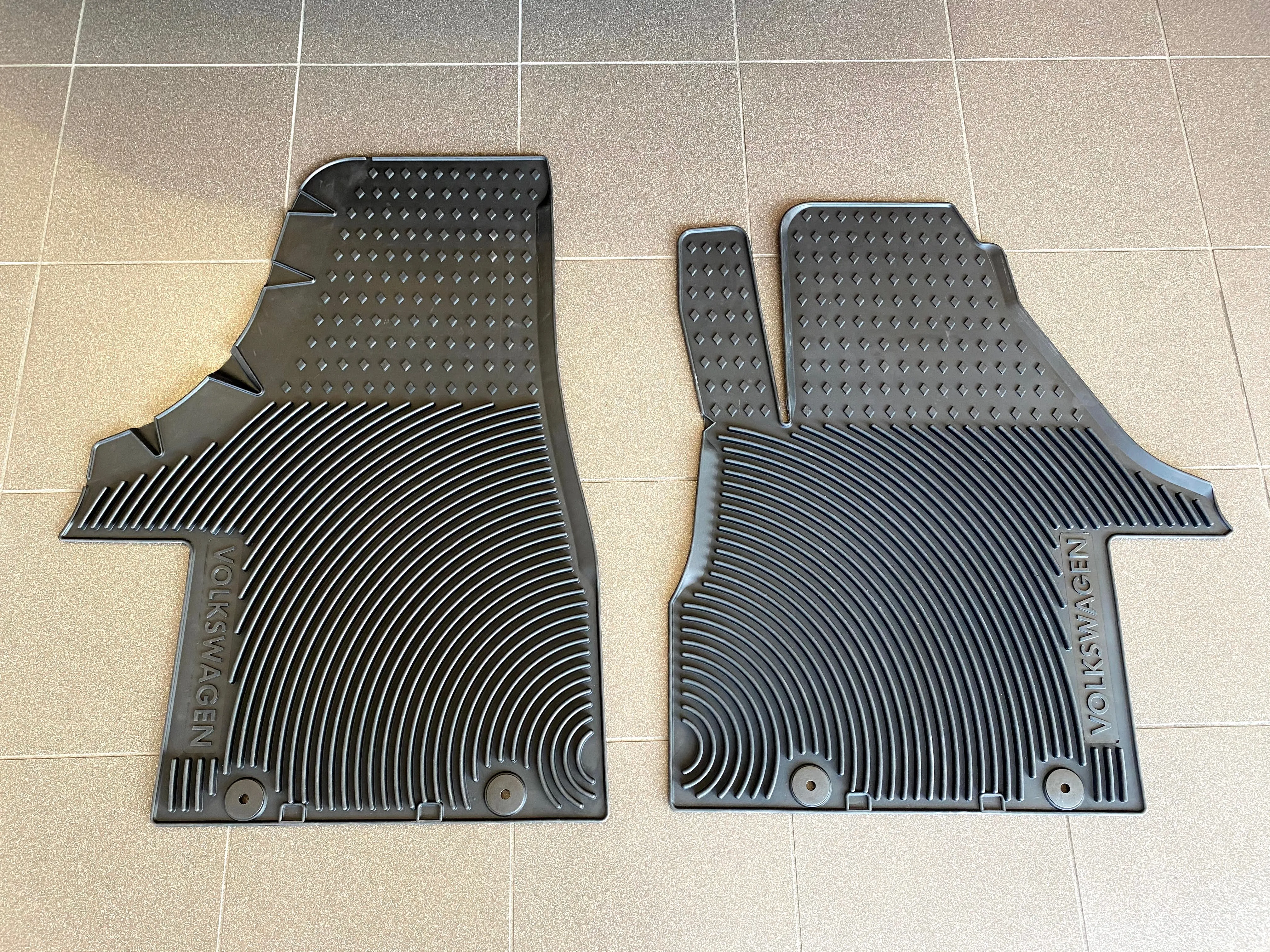 VW Heavy Duty Rubber Floor Mats for Multivan / California / Caravelle T6.1 / T6 / T5 - Genuine Volkswagen